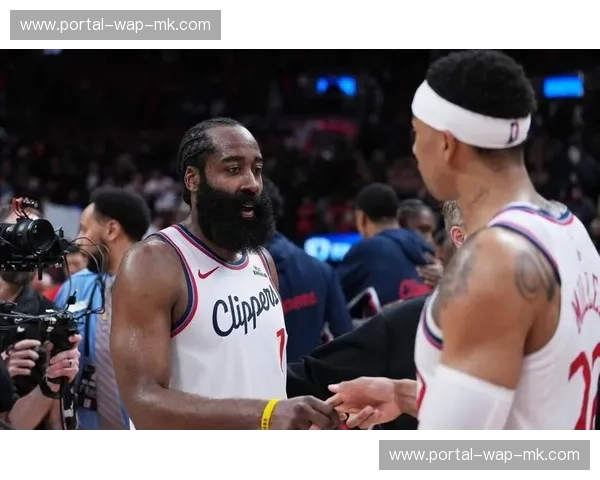 骑士通过交易得到哈登，与米切尔组成后场双枪冲击东部冠军